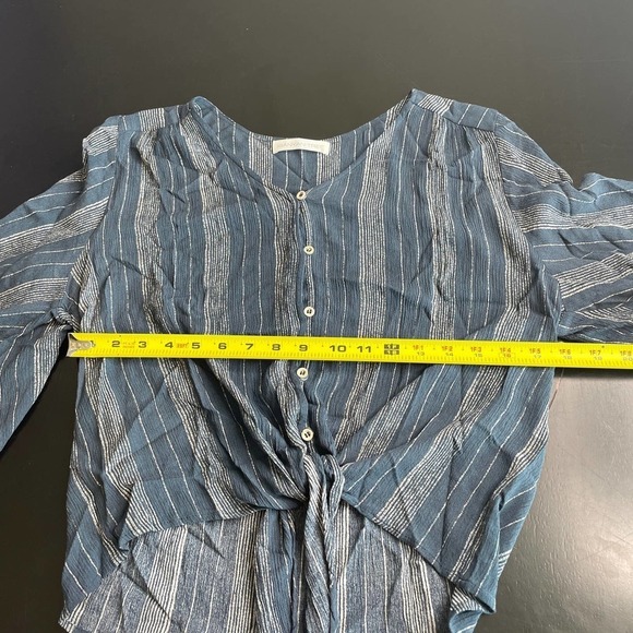 Banyan Tree Blue Cropped Flowy Tie Boho Flutter Sleeve Top Shirt Size Large - Picture 5 of 8